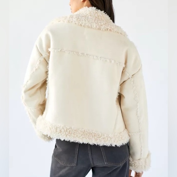 URBAN OUTFITTERS IVORY SHERPA COAT - NWT - Picture 4 of 4